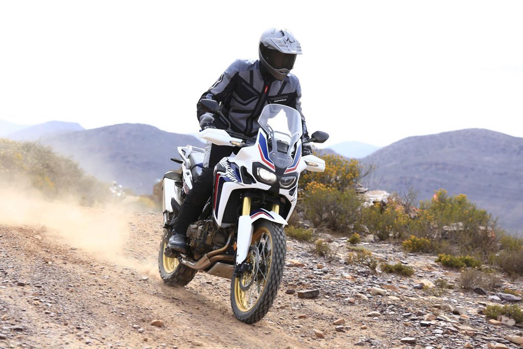 Оф-роуд теренот не е никаква пречка за Honda Africa Twin 121515 2016 Honda CRF1000L AfricaTwin YM16 D2467