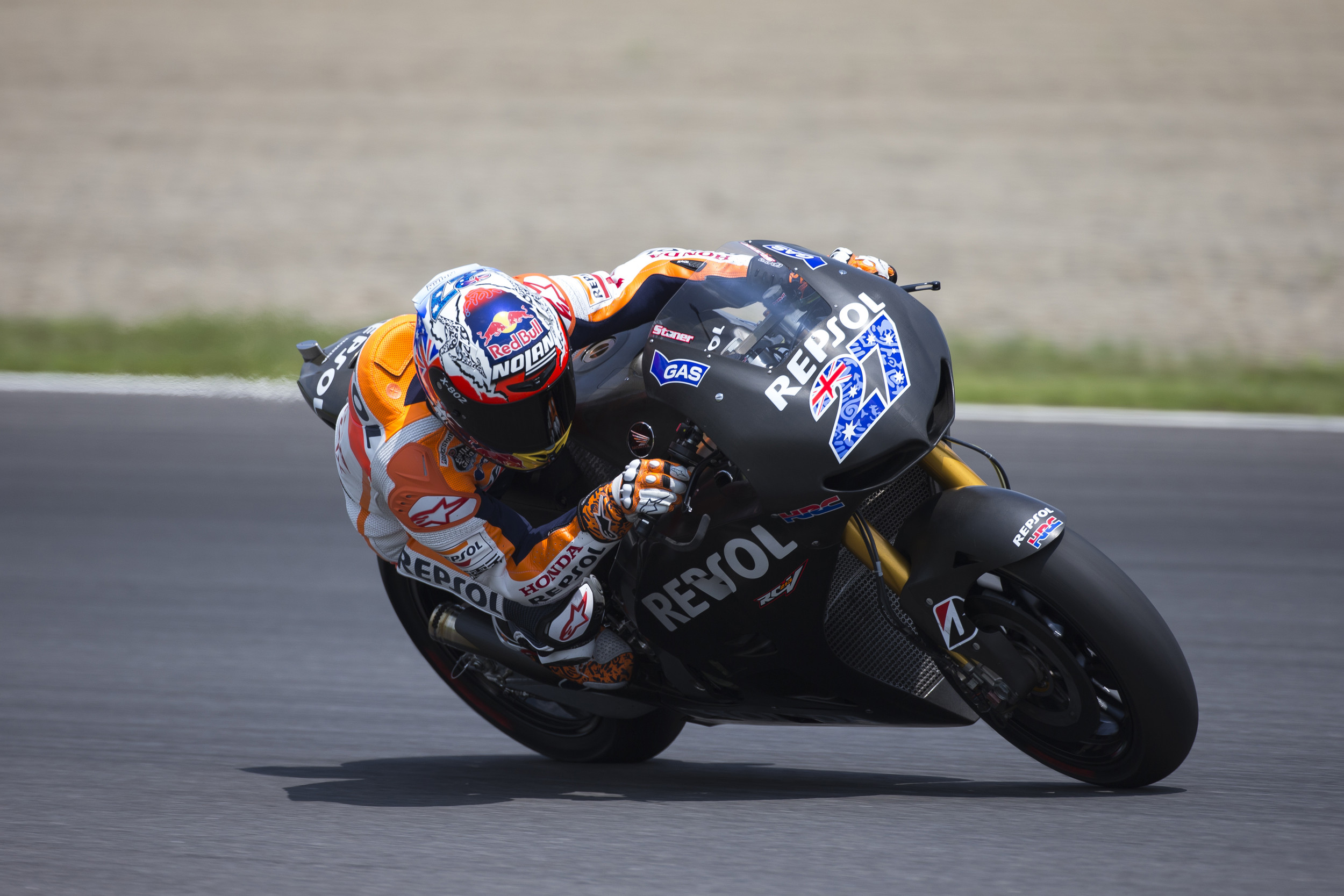 Стонер успешно го заврши тестот за Хонда 2013 motegi test 1 d2 pic1