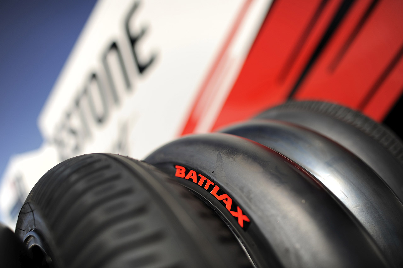 На крајот од следната сезона Бриџстоун ќе се повлече од МотоГП Bridgestone-BATTLAX-MotoGP-tyres