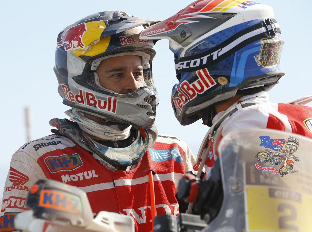Хелдер Родригез во друштво на Жоан Бареда Dakar 2015 Stage9 Helder Rodrigues Joan Barreda 1024x763
