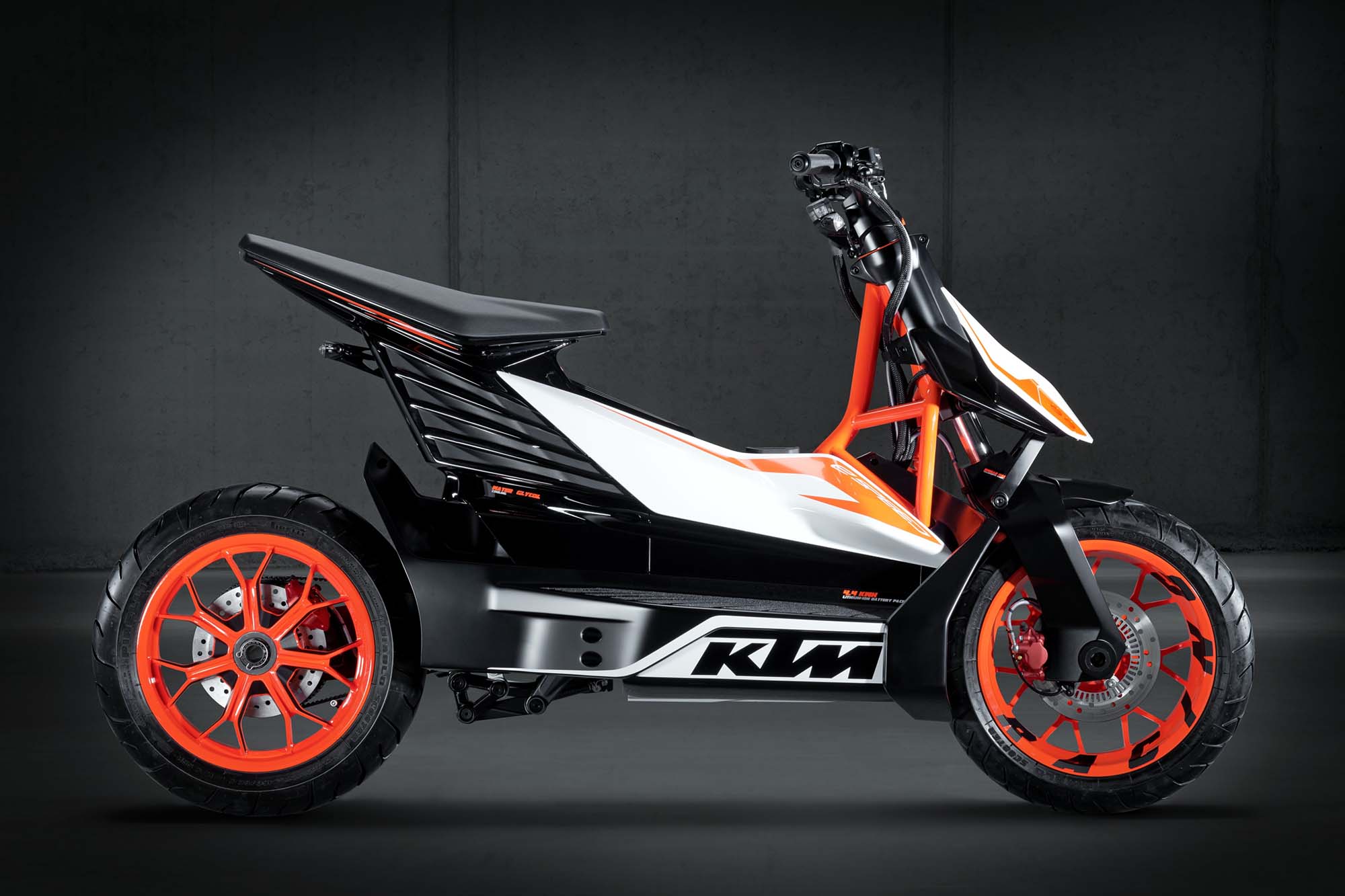 Концептот ќе влезе во сериско производство, KTM E-Speed KTM-E-Speed-electric-scooter-concept-08
