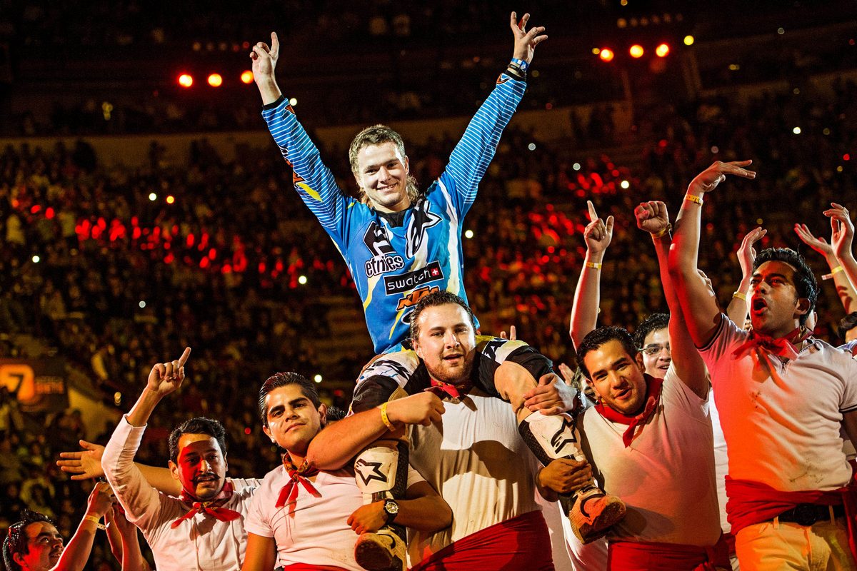 Победничката фотографија на Шервуд Sherwood celebration Photo Joerg Mitter Red Bull Content Pool