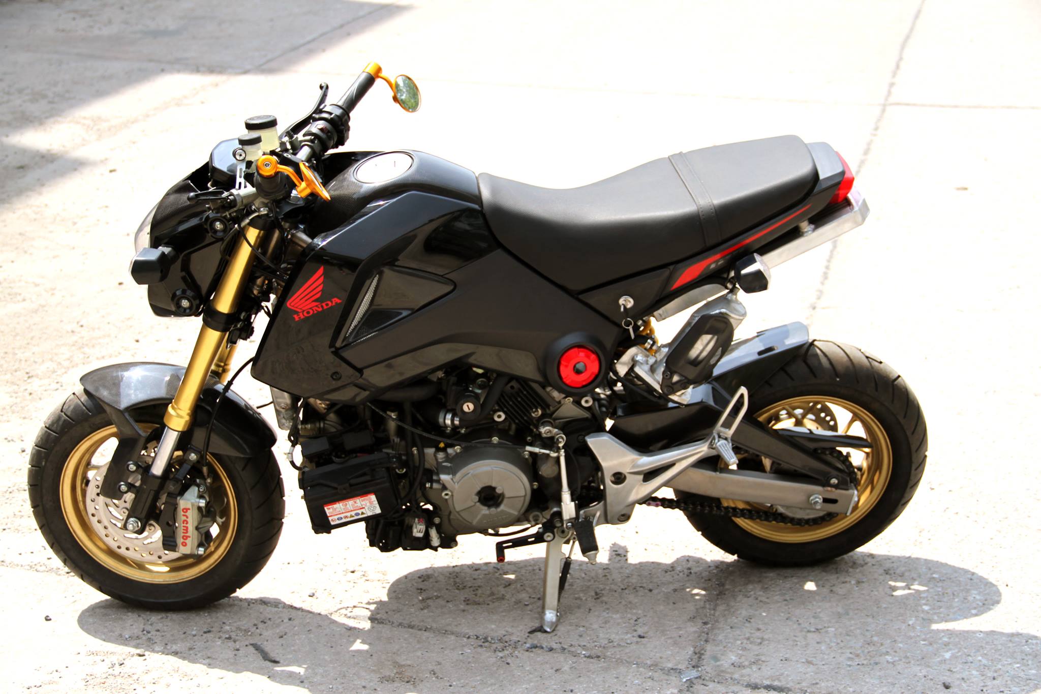Honda Grom придвижен од Ducati Panigale 1199 ducati 1199 panigale powered honda grom is as insane as it gets 8