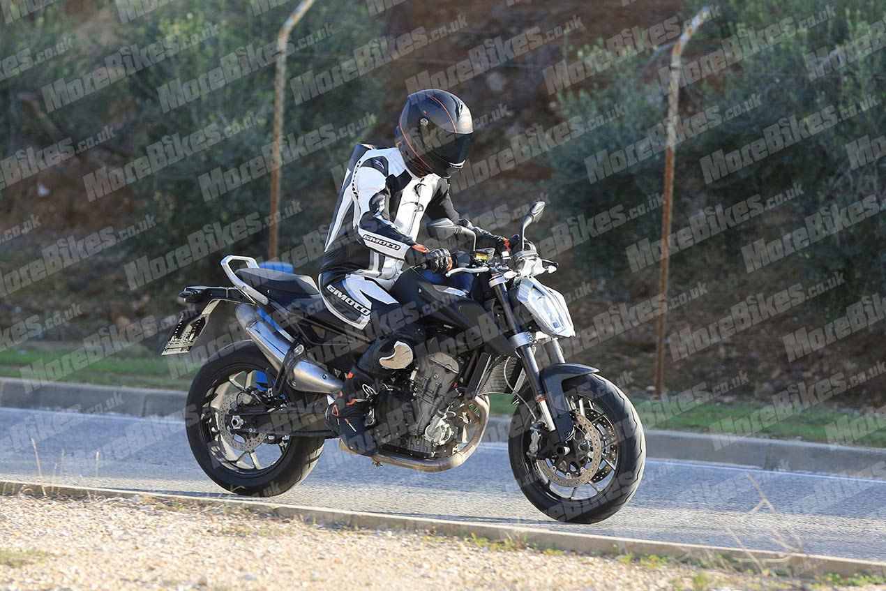 Извор: morebikes.co.uk ktm 790 duke spy photo