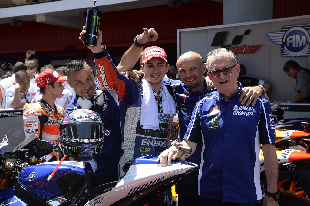 Лоренцо ја слави победата во Каталуња lorenzo-yamaha-motogp-catalunya-02