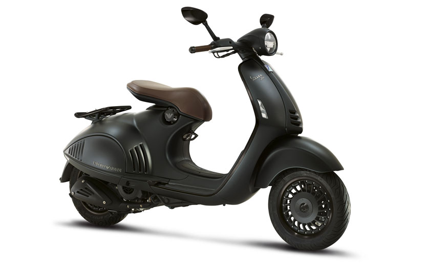 Vespa 946 Armani (2015) 48 vespa 70 years 230416