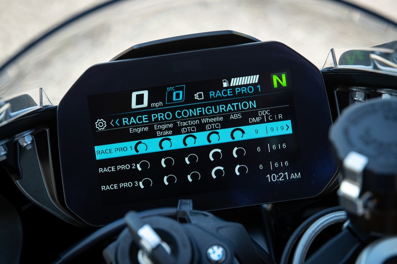 BMW S 1000 RR Review 14 txt 7