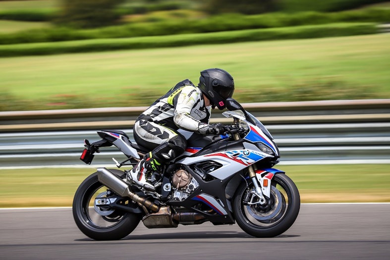 BMW S 1000 RR Review 2 txt 18