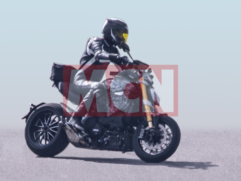 Ducati Diavel S 3