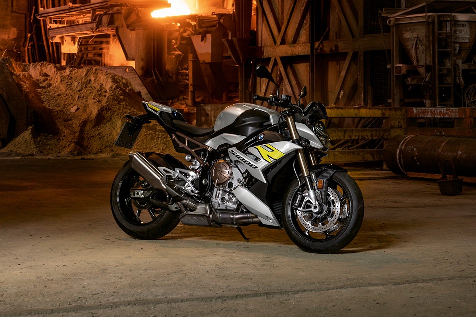 a BMW S1000R 03