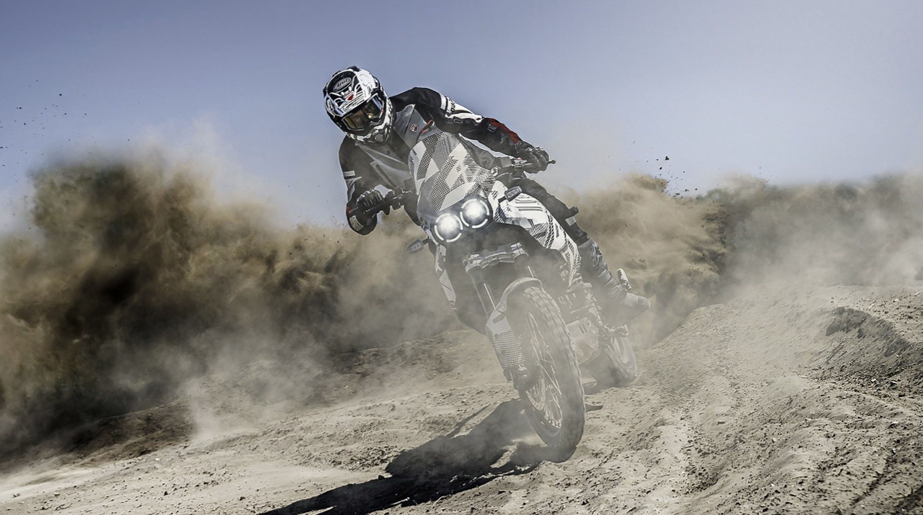 ducati desertx