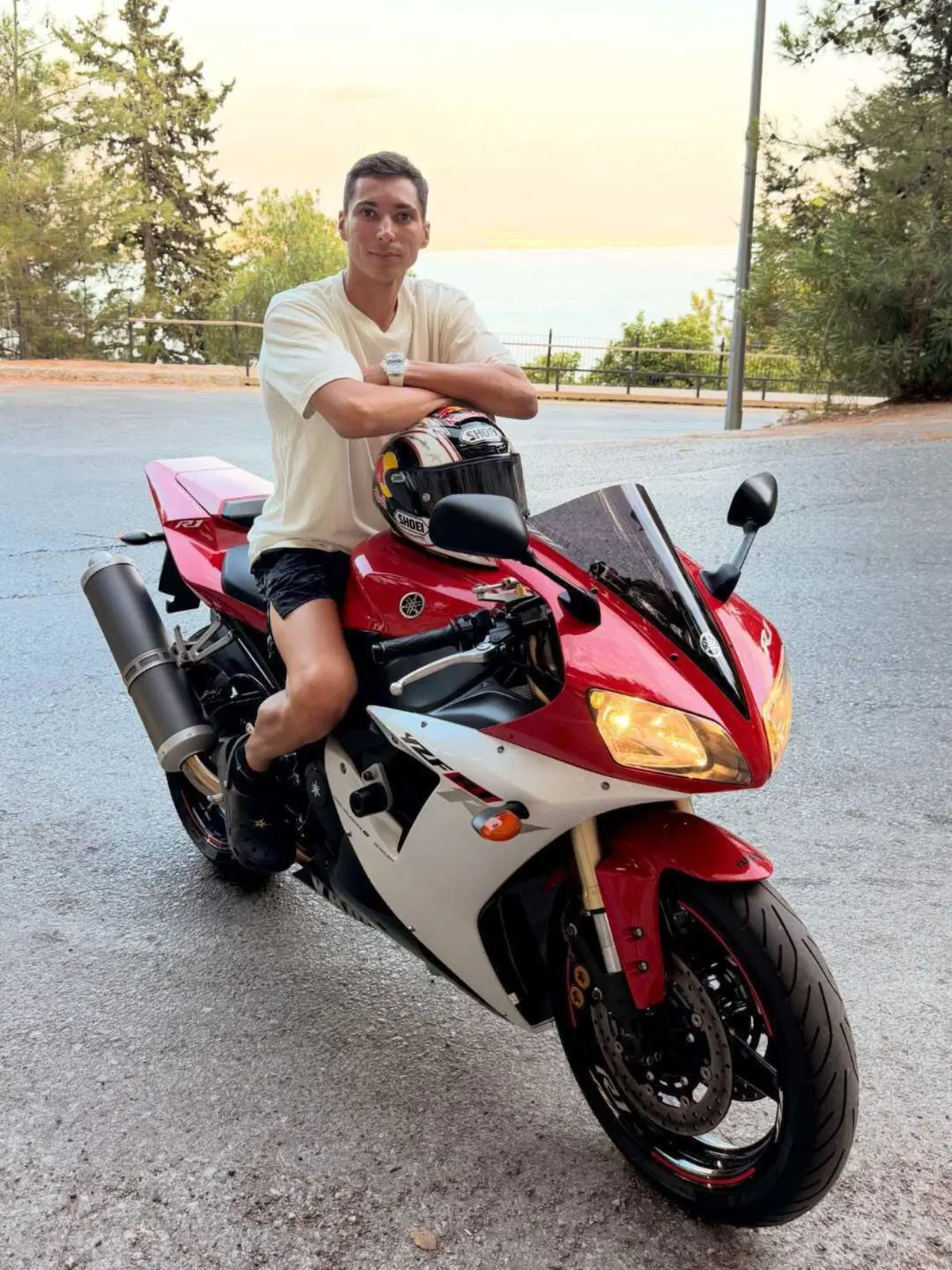 Yamaha YZF-R1 од 2002 година