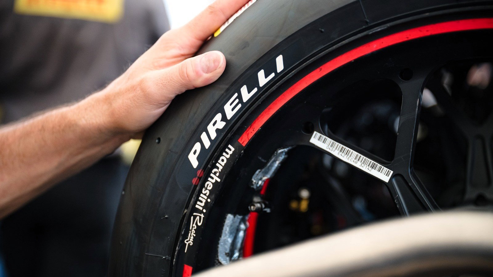 Pirelli гума, тест во Брно.