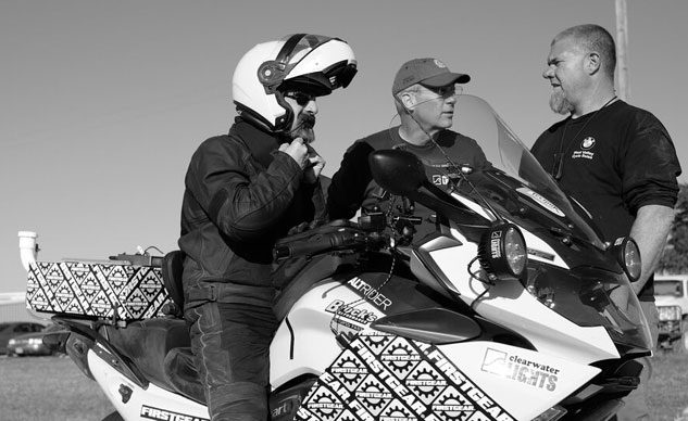 this man broke the world record for most miles riding on a track in 24h 115965 1
