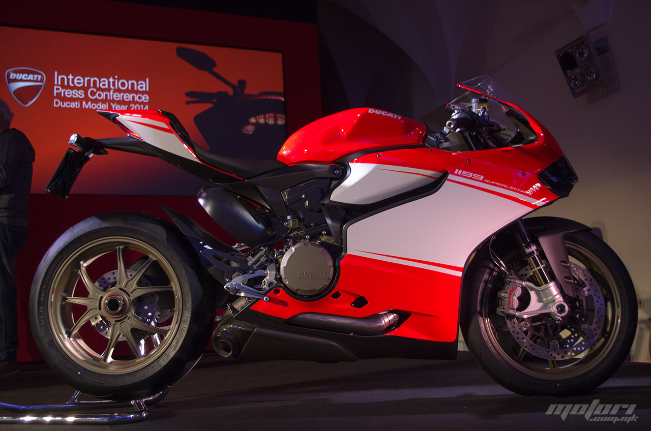 Чудото од машинерија ќе биде достапно за само 500 среќници panigale-superleggera-1