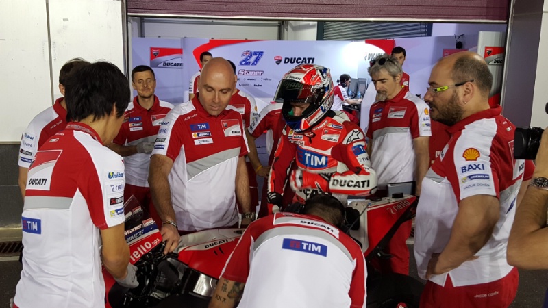 Кејси Стонер за време на тестот во Катар stoner ducati losail
