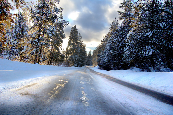 Одбегнувајте патишта на кои нема сообраќај snow-road