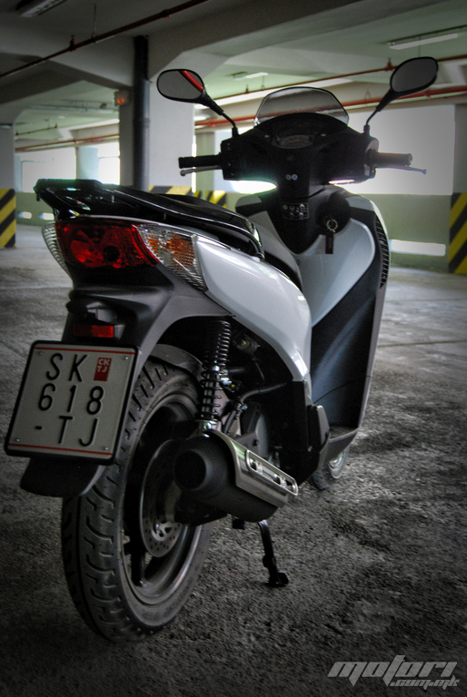 Honda-SH125i-2011-4