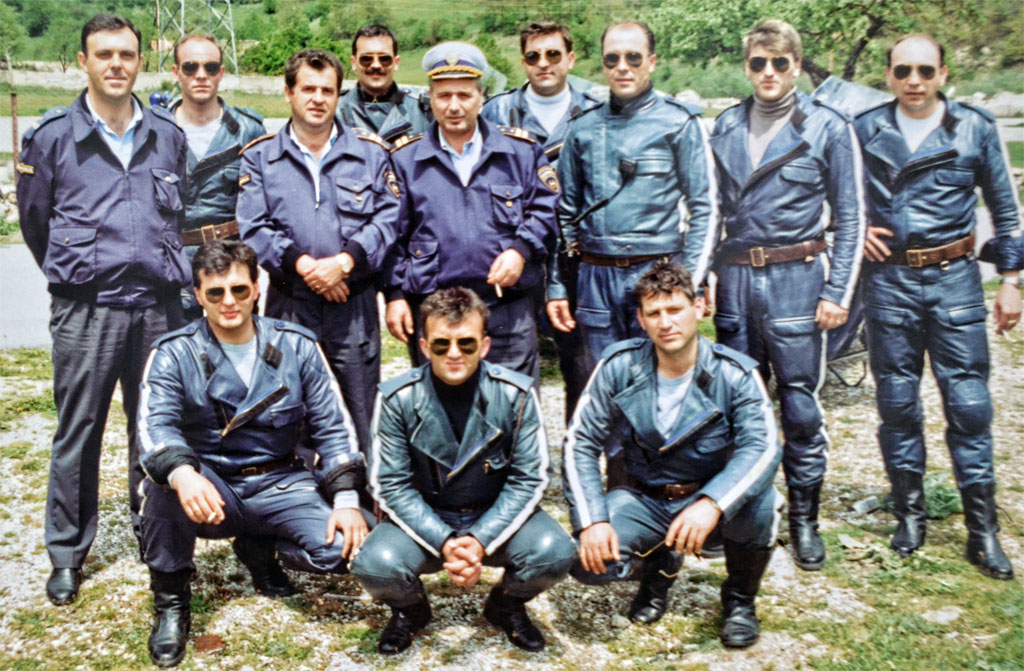 Првите припадници на Одделението во 1993 година mvr-motori-1993