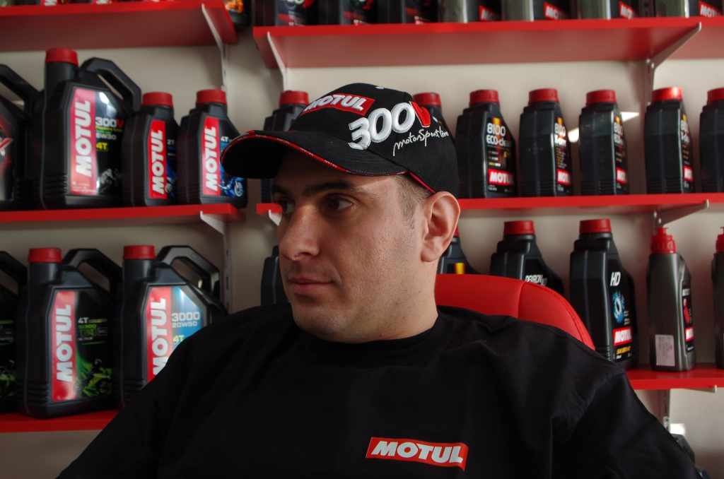 Спиров во просториите на Мотул во Скопје zizi-motul