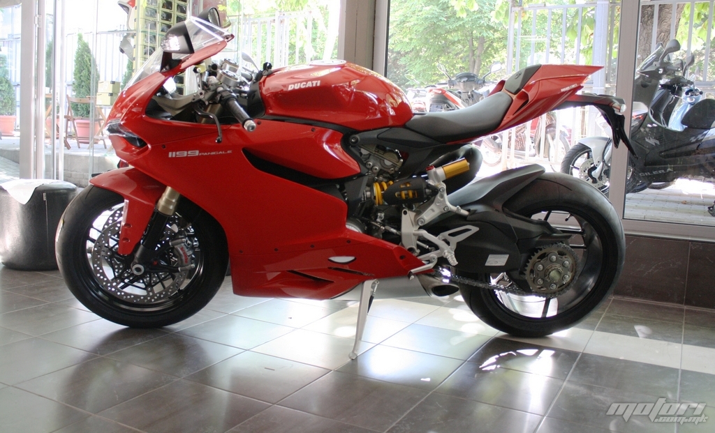 ducati-panigale-1